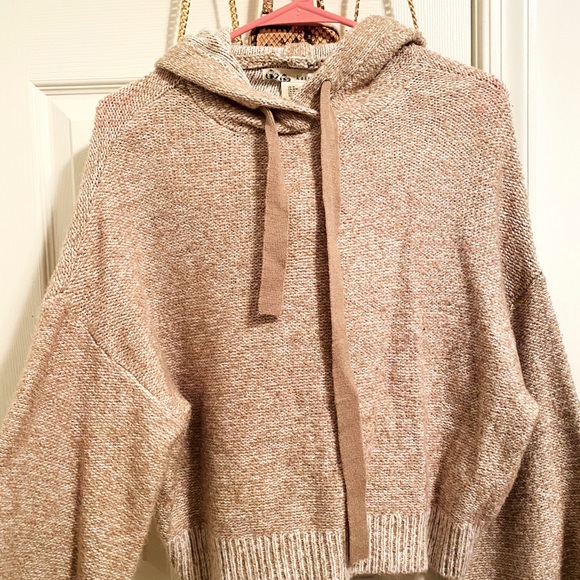 Trendy tan sweatshirt - Picture 2 of 3
